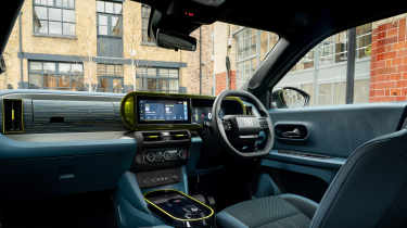 Fiat Grande Panda Pop - front interior